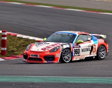 RTR sichert sich Premiere-Sieg und Tabellenführung in der VLN Porsche Cayman GT4 Trophy