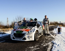 Dirk Riebensahm und Peter Schaaf zünden Peugeot 208 T16 R5