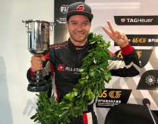 Timo Scheider fährt auf den Zweiten Platz beim Tourenwagen Weltcup in Macau