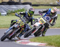 Internationale Deutsche Supermoto Meisterschaft (IDM)  – beim 1. Rennen in der Königsklasse S1 (Int. Deutsche Meisterschaft) belegte  Kevin Röttger letztendlich auf einen hervorragenden 11. Platz