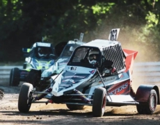 Junis Holzleitner fährt erfolgreiche Autocross-Saison 2025
