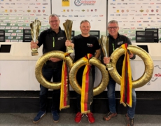 Jürgen Nett, Achim Nett und Christoph Dupré feiern Klassensieg mit neuem Audi S3 am Nürburgring